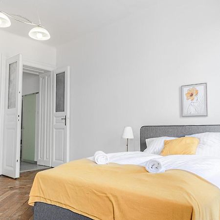 Cozy 2Br Apt. Near Akh Hospital-Ideal For Longstay Viena Exterior foto